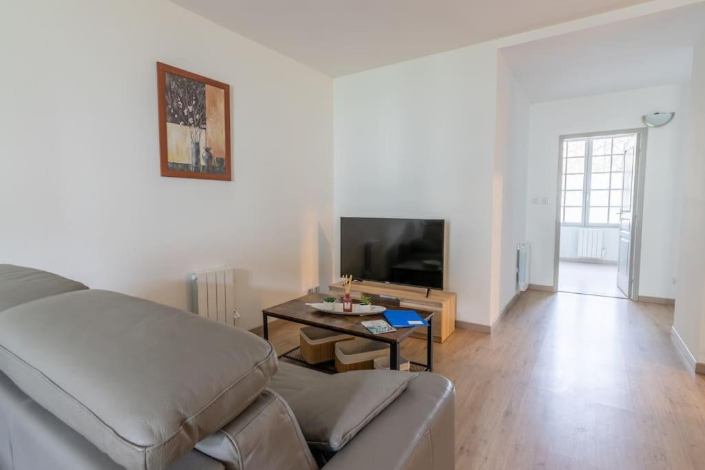 Superbe Appartement โซมูร์ ภายนอก รูปภาพ
